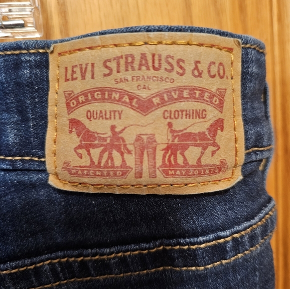 Levi's Mid Length Denim Blue Jean Shorts Sz 20W - Picture 2 of 4